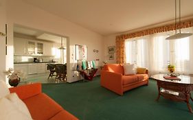 Villa Meerblick Warnemünde - Ferienwohnung mit Meerblick in erster Reihe zum Strand und Promenade
